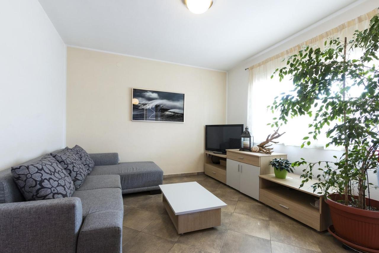 Apartment Carmen Пула Екстер'єр фото
