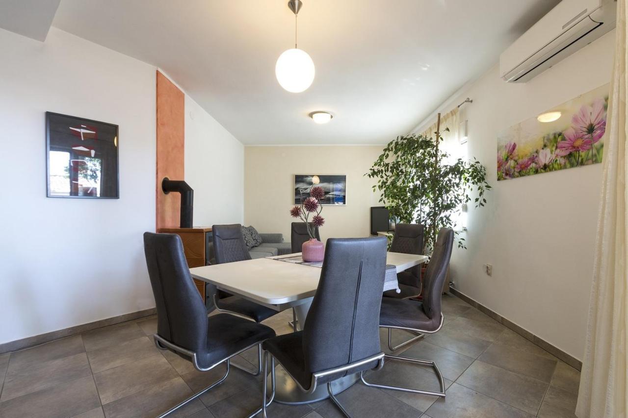 Apartment Carmen Пула Екстер'єр фото