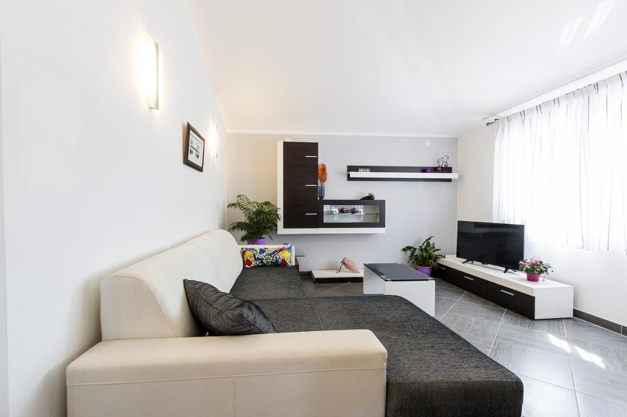 Apartment Carmen Пула Екстер'єр фото