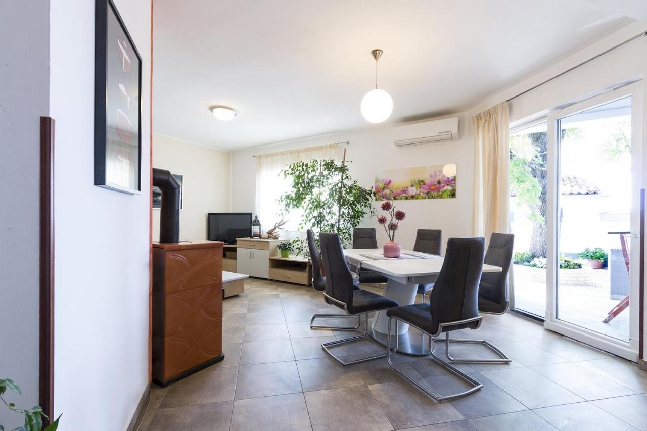 Apartment Carmen Пула Екстер'єр фото