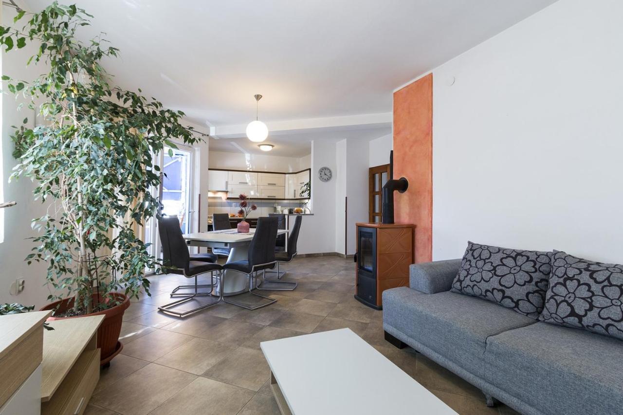 Apartment Carmen Пула Екстер'єр фото