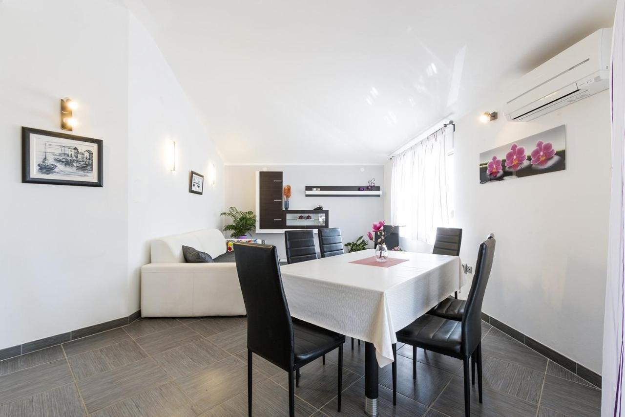 Apartment Carmen Пула Екстер'єр фото