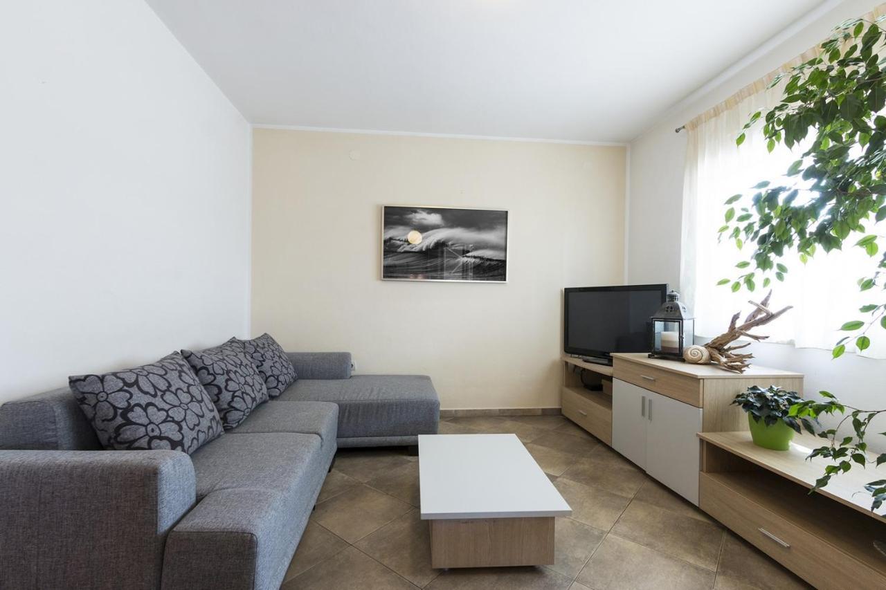 Apartment Carmen Пула Екстер'єр фото